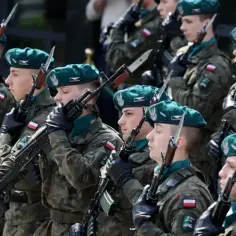Ile zarabia porucznik w Wojsku Polskim? Zaskakujące fakty o pensji
