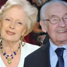 Uśmiechnięta para: Andrzej Wajda i jego żona, aktorka Beata Tyszkiewicz, podczas uroczystości.