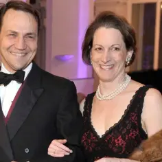 Kim jest żona Sikorskiego? Fascynujące życie Anne Applebaum