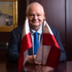 Ile zarabia prezes NBP? Zaskakujące fakty o wynagrodzeniu Adama Glapińskiego