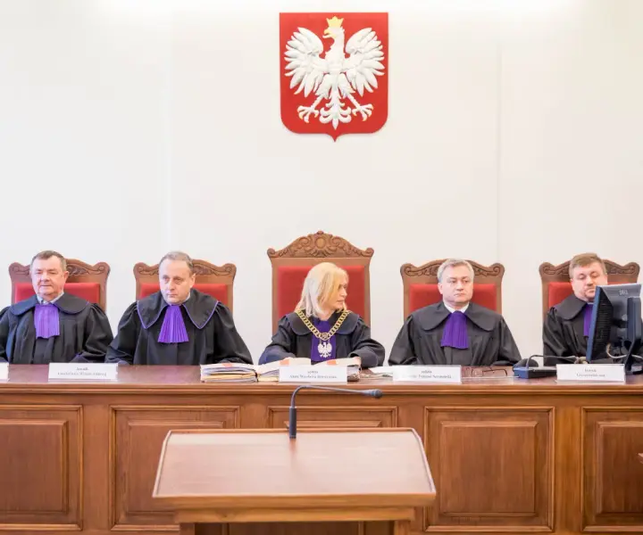 Ile zarabia ławnik? Zaskakujące fakty o wynagrodzeniu w sądzie